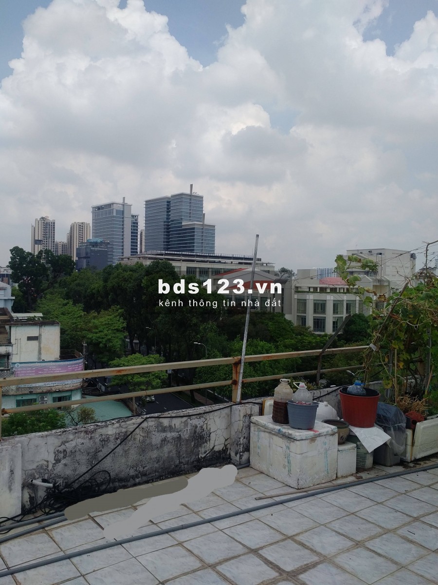 Cho thuê nhà mặt tiền ở 207 Võ Thị Sáu, p7, quận 3