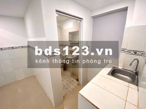Phòng trọ 20m2 có gác 3tr3 ngay mặt tiền Cộng Hòa, mới xây xong