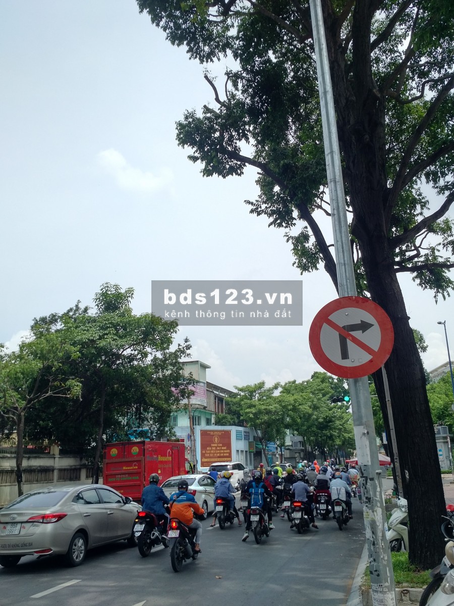 Cho thuê mặt bằng shop, coffee, trà sữa 116m2, mặt tiền quận 3