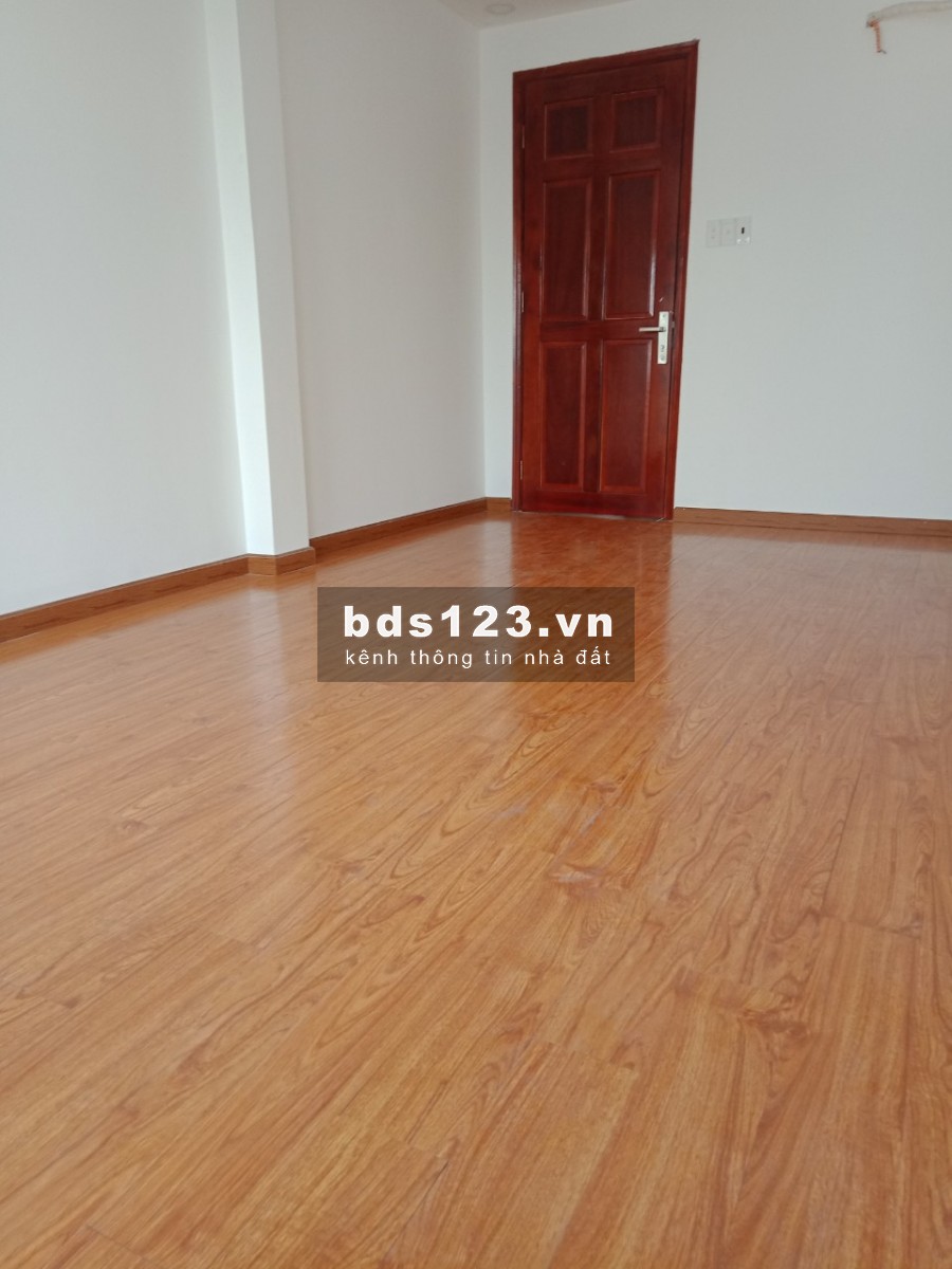 Phòng sạch đẹp YÊN TĨNH mới xây gần Lê Đại Hành