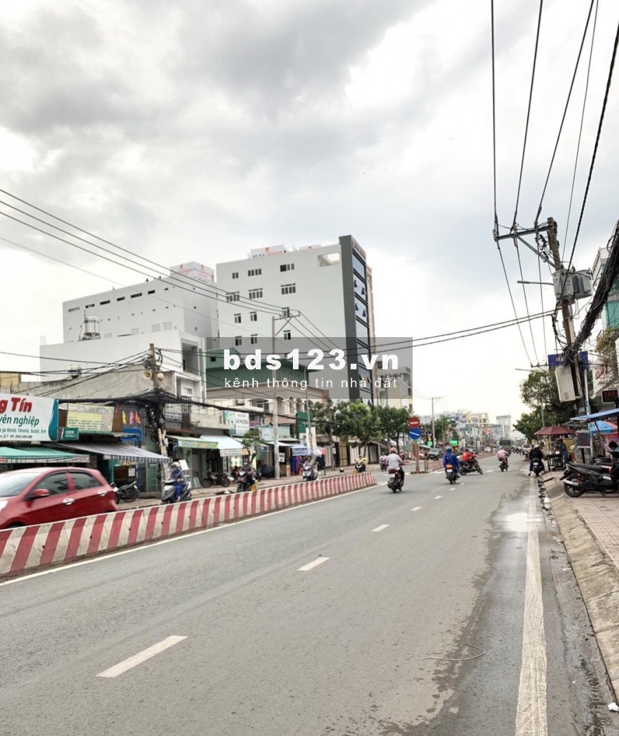 Mặt Tiền Trệt 2 Lầu, DT: 4x22m, Huỳnh Tấn Phát, Quận 7