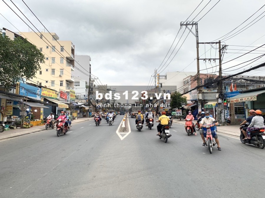 Mặt Tiền Trệt 2 Lầu, DT: 4x22m, Huỳnh Tấn Phát, Quận 7
