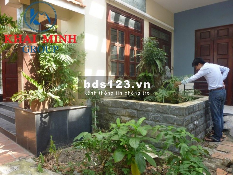 Phòng nằm trong nhà Biệt Thự sân vườn, đường Bình Lợi, giá 3.5tr