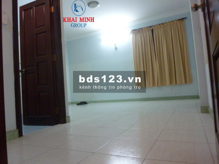 Phòng nằm trong nhà Biệt Thự sân vườn, đường Bình Lợi, giá 3.5tr