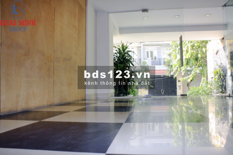 Mặt bằng - Văn phòng 90m2, góc 2 mặt tiền, sân trước và sau - 41F/25 Đặng Thùy Trâm, sát bên ĐH Văn Lang CS3