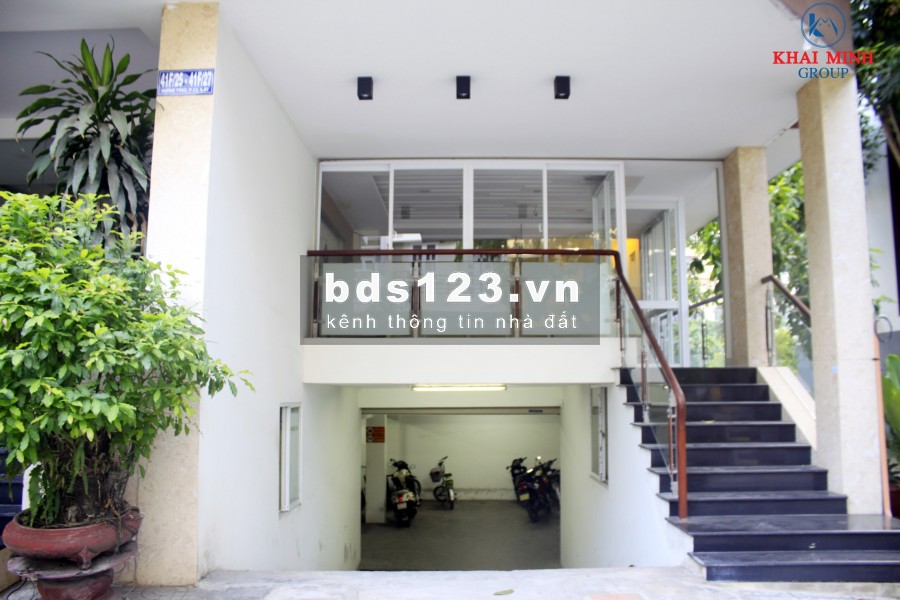Mặt bằng - Văn phòng 90m2, góc 2 mặt tiền, sân trước và sau - 41F/25 Đặng Thùy Trâm, sát bên ĐH Văn Lang CS3