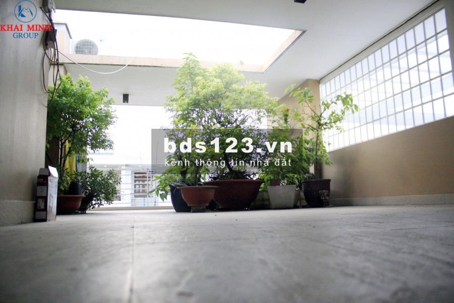 Mặt bằng - Văn phòng 90m2, góc 2 mặt tiền, sân trước và sau - 41F/25 Đặng Thùy Trâm, sát bên ĐH Văn Lang CS3