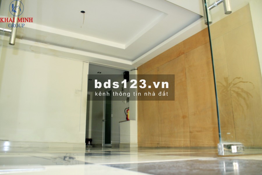Mặt bằng - Văn phòng 90m2, góc 2 mặt tiền, sân trước và sau - 41F/25 Đặng Thùy Trâm, sát bên ĐH Văn Lang CS3