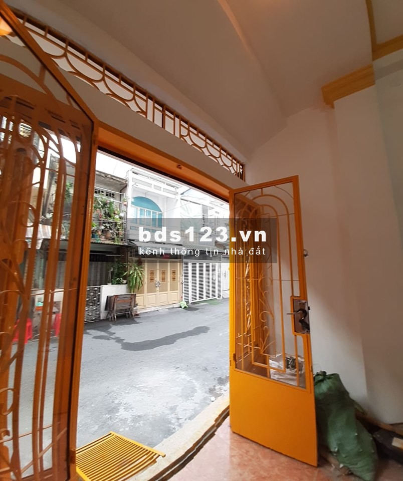 Cho thuê mặt bằng hẽm xe hơi có 1pn/1wc Trần Hưng Đạo, Q1