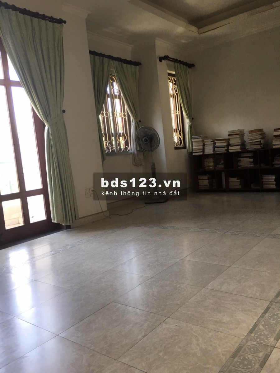 VILLATRỆT, 2 LẦU, 4 PHÒNG, GARA XE