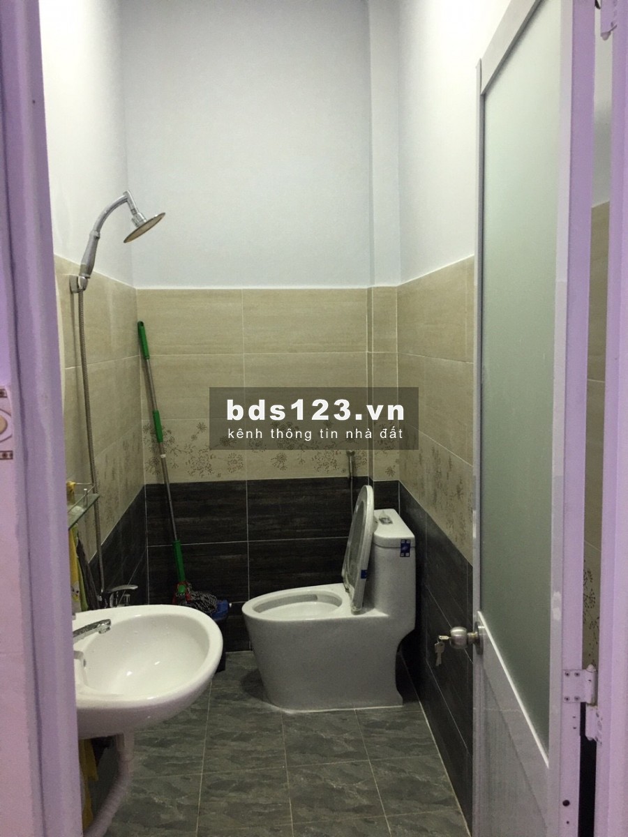 Bán nhà giáp chợ Bình Thành, BHHB, 2 lầu,3pn 1,9 tỷ