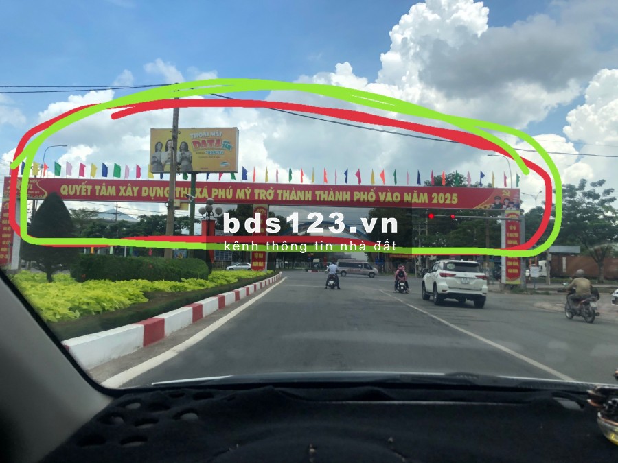 CHÍNH CHỦ CẦN BÁN LÔ ĐẤT MẶT TIỀN ĐƯỜNG TRƯỜNG CHINH, THỊ XÃ PHÚ MỸ, SỔ RIÊNG XÂY DỰNG TỰ DO