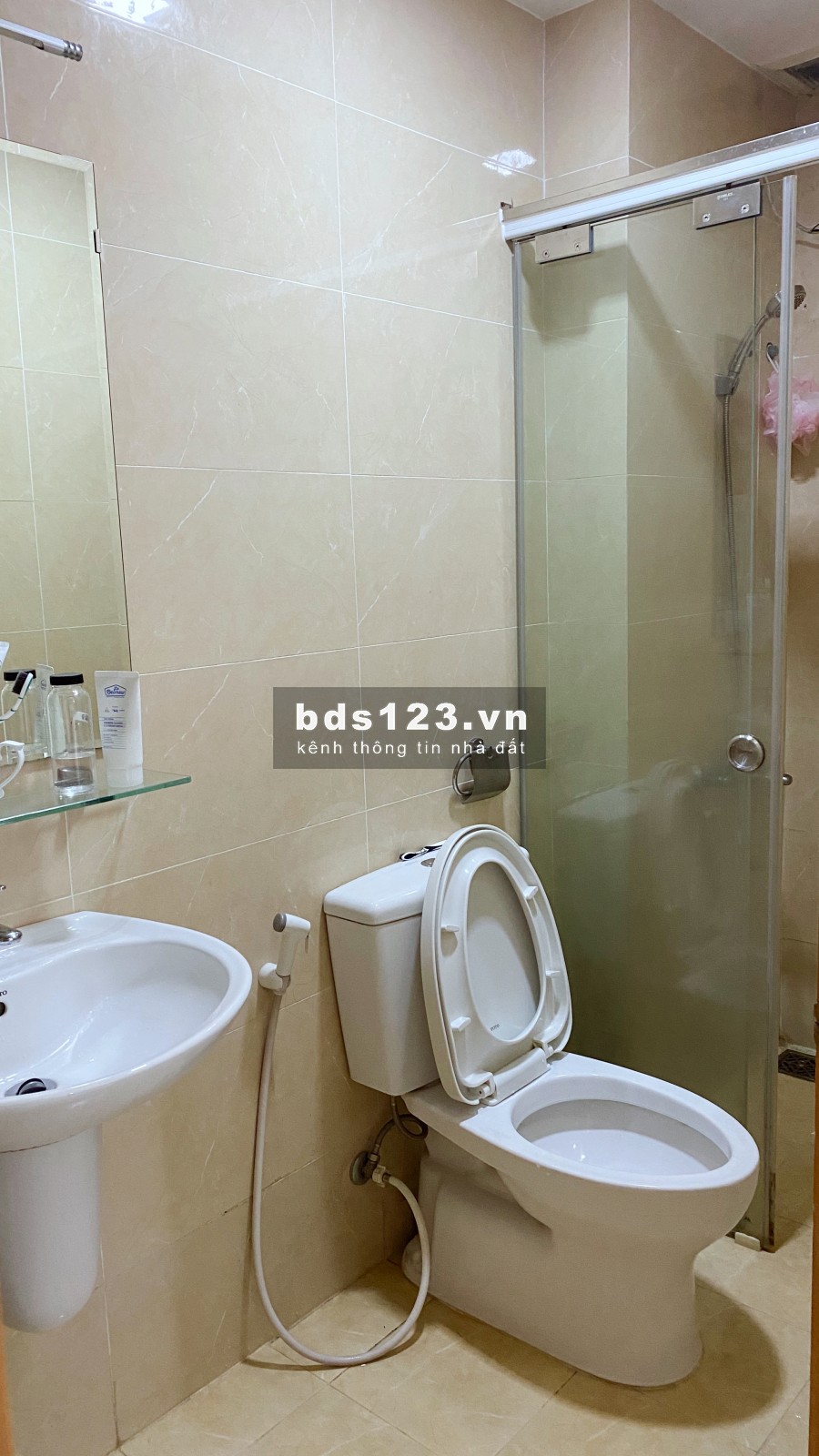 Còn 1 phòng trống master cho nam thuê tại chung cư The CBD Premium Home Q2. giá thuê 3 triệu/tháng