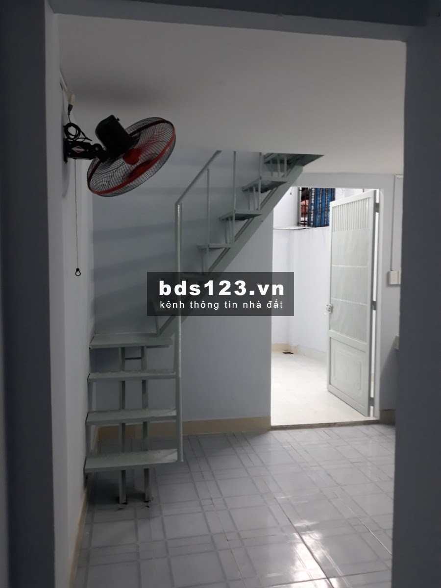 Cho thuê nhà nguyên căn mới, gần chùa Hoằng Pháp, 60m2, giá 3.5 triệu/tháng