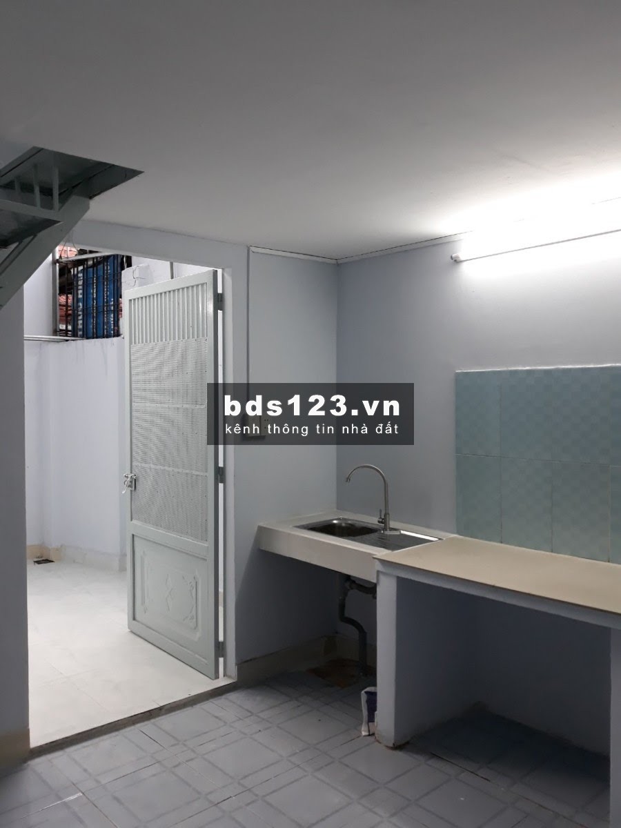 Cho thuê nhà nguyên căn mới, gần chùa Hoằng Pháp, 60m2, giá 3.5 triệu/tháng