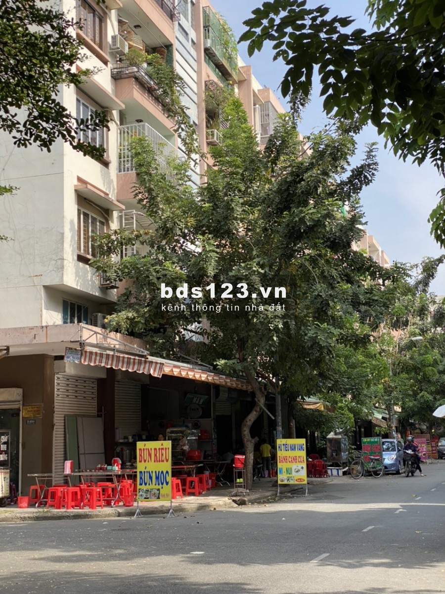 Chính chủ bán chung cư Sơn Kỳ lầu 1 căn góc đường cc2 giao DC9 Quận Tân Phú