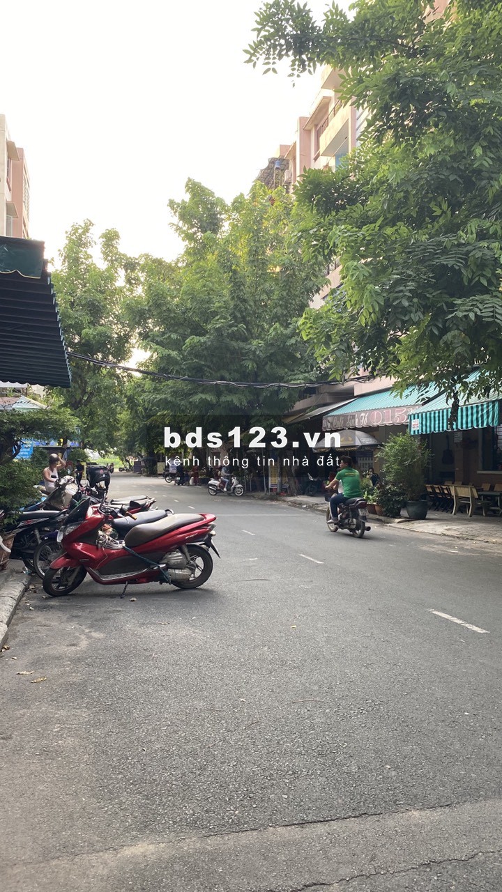 Chính chủ bán chung cư Sơn Kỳ lầu 1 căn góc đường cc2 giao DC9 Quận Tân Phú