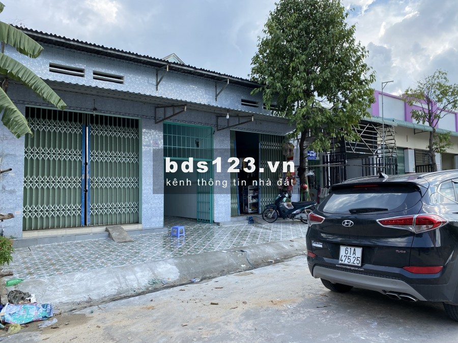 Nhà Trọ Gia Đinh Kẹt Tiền Cần Nhượng Lại 18 Phòng Trọ Ngay Vị Trí Đắc Địa Nhất KCN Mỹ Phước 3