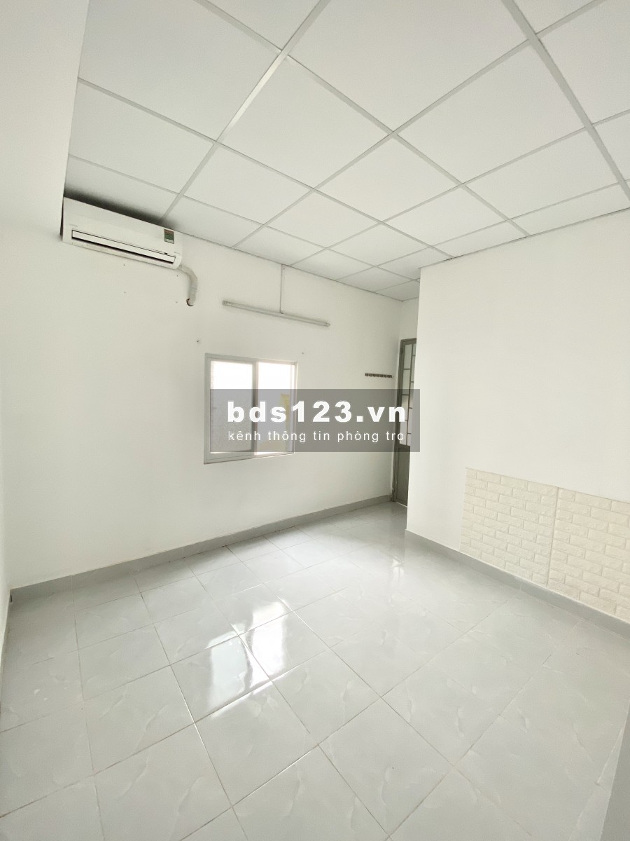 Phòng mới, thoáng mát, khu an ninh. Gần Phan Xích Long