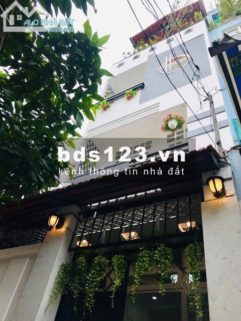 Bán nhà Lý Thái Tổ, Quận 10 trung tâm sài gòn 39m2, 4 tầng, chỉ 4.6 tỷ, lh 0933444019