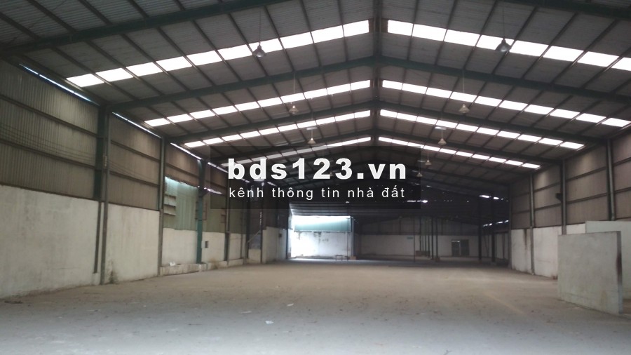 CHO THUÊ GẤP NHÀ XƯỞNG 2.100M2 ĐƯỜNG LỚN GẦN QUỐC LỘ 1A, BÀ ĐIỂM, HÓC MÔN, GIÁ CẠNH TRANH KHU VỰC