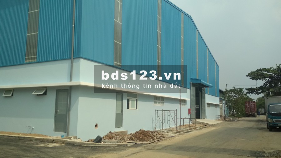 CHO THUÊ GẤP NHÀ XƯỞNG 2.100M2 ĐƯỜNG LỚN GẦN QUỐC LỘ 1A, BÀ ĐIỂM, HÓC MÔN, GIÁ CẠNH TRANH KHU VỰC