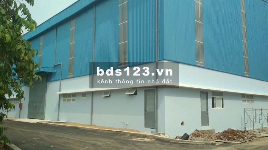 CHO THUÊ GẤP NHÀ XƯỞNG 2.100M2 ĐƯỜNG LỚN GẦN QUỐC LỘ 1A, BÀ ĐIỂM, HÓC MÔN, GIÁ CẠNH TRANH KHU VỰC