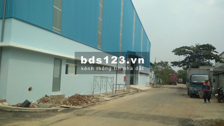 CHO THUÊ GẤP NHÀ XƯỞNG 2.100M2 ĐƯỜNG LỚN GẦN QUỐC LỘ 1A, BÀ ĐIỂM, HÓC MÔN, GIÁ CẠNH TRANH KHU VỰC