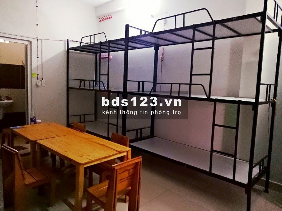 KTX máy lạnh quận 5 nội thất cơ bản, tiện nghi sạch sẽ giá rẽ