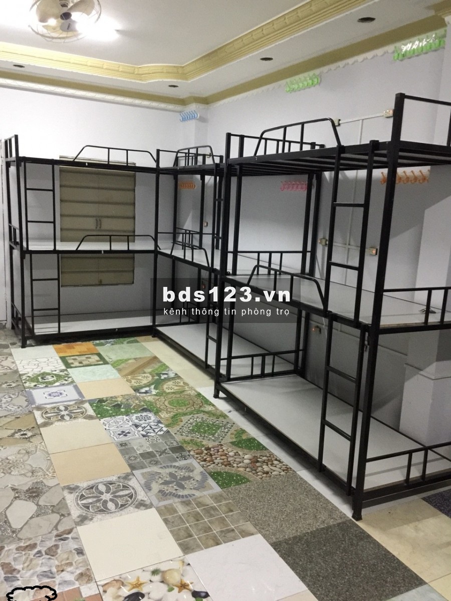 KTX máy lạnh quận 5 nội thất cơ bản, tiện nghi sạch sẽ giá rẽ