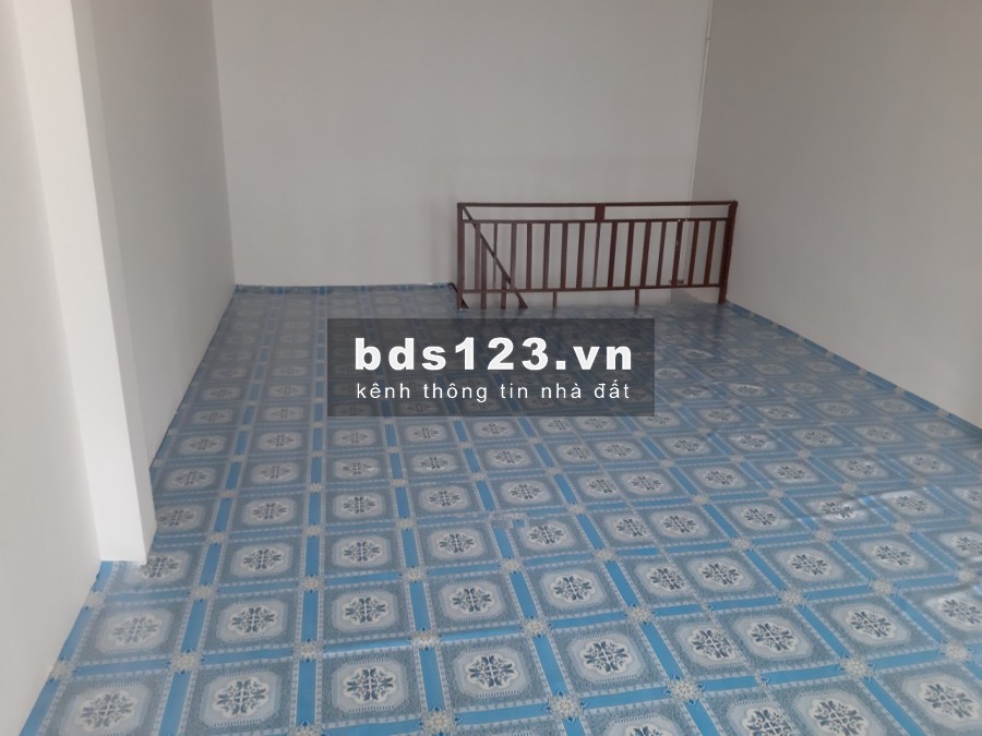 Nhà cho thuê dt lớn, giá rẻ , làm kho hàng, cơ sở sản xuất,,,