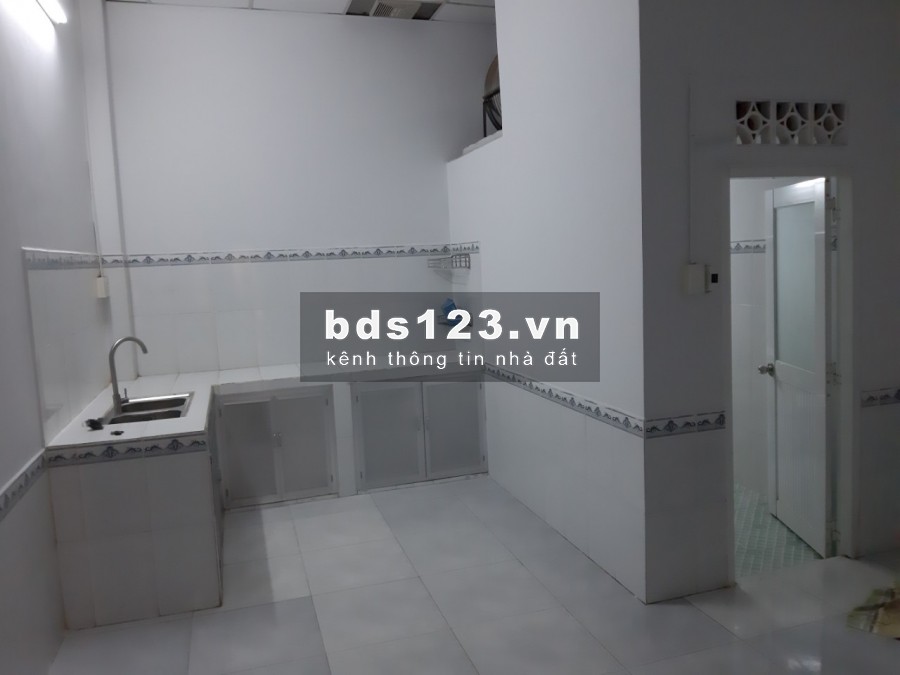 Nhà cho thuê dt lớn, giá rẻ , làm kho hàng, cơ sở sản xuất,,,