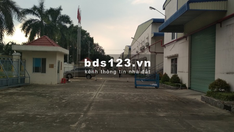 Cho thuê gấp kho xưởng 2 mặt tiền Quốc Lộ 1A, Bình Tân, 1.400m2, giá cạnh tranh của khu Bình Tân