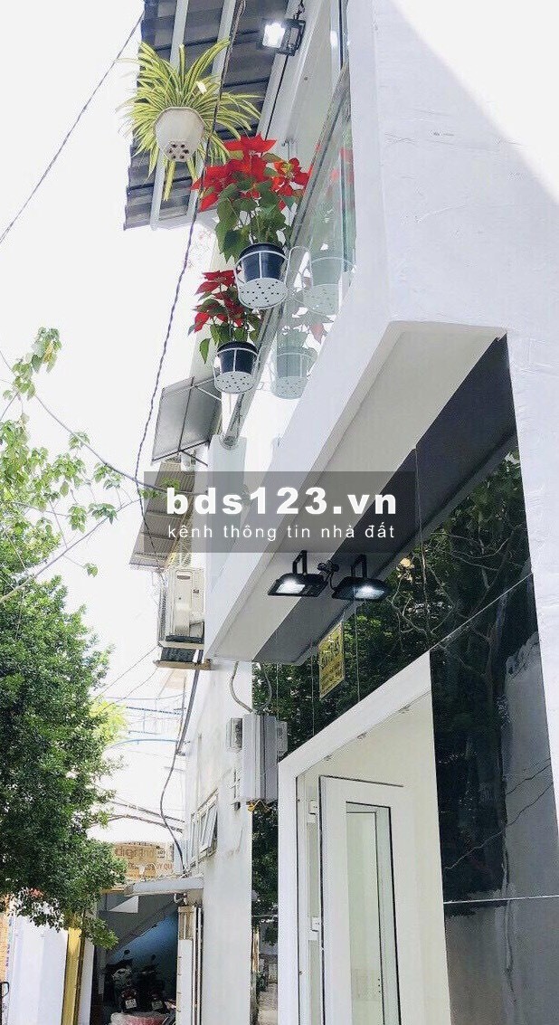 Bán nhà 4 tỷ 6, Lý Thái Tổ, HXH, Q 10, 39 m2, 4 tầng, 0933444019