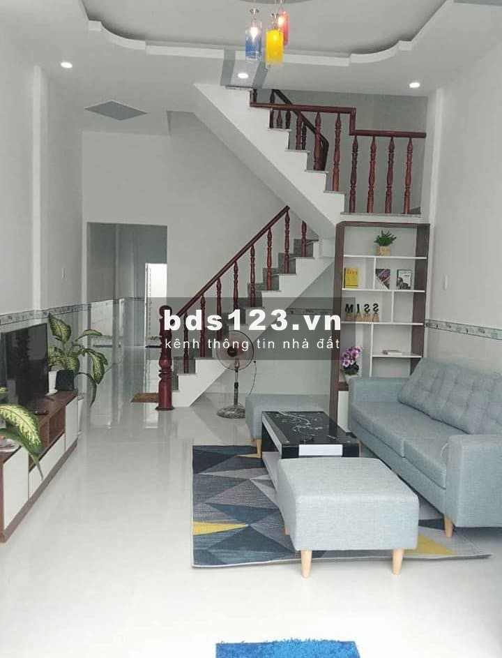 Nhà Bình Tân đối diện chung cư Green Town-2 lầu,3pn,đúc, sân thượng