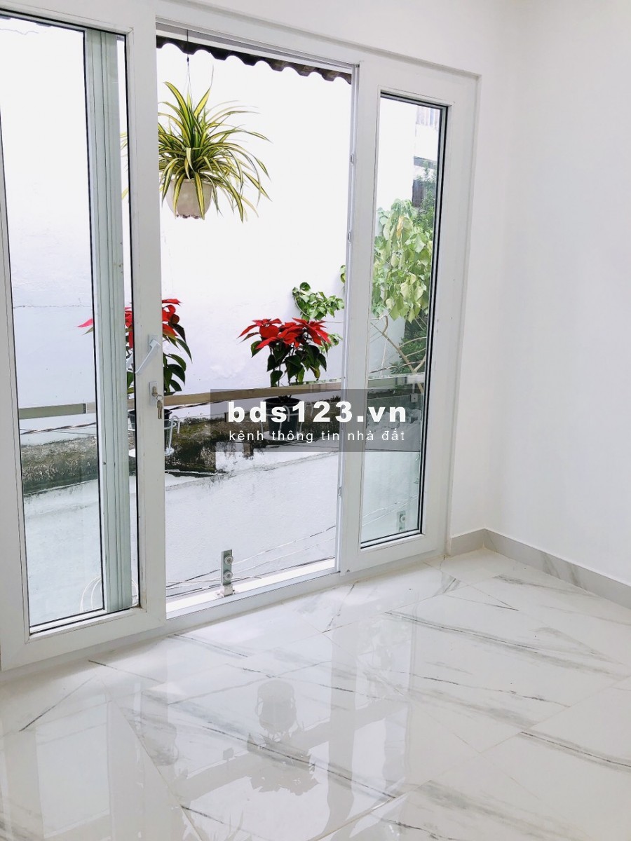 Bán nhà 4 tỷ 6, Lý Thái Tổ, HXH, Q 10, 39 m2, 4 tầng, 0933444019