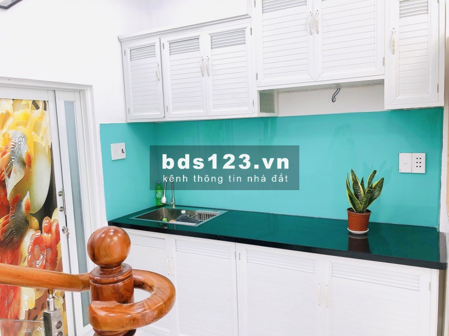 Bán nhà 4 tỷ 6, Lý Thái Tổ, HXH, Q 10, 39 m2, 4 tầng, 0933444019