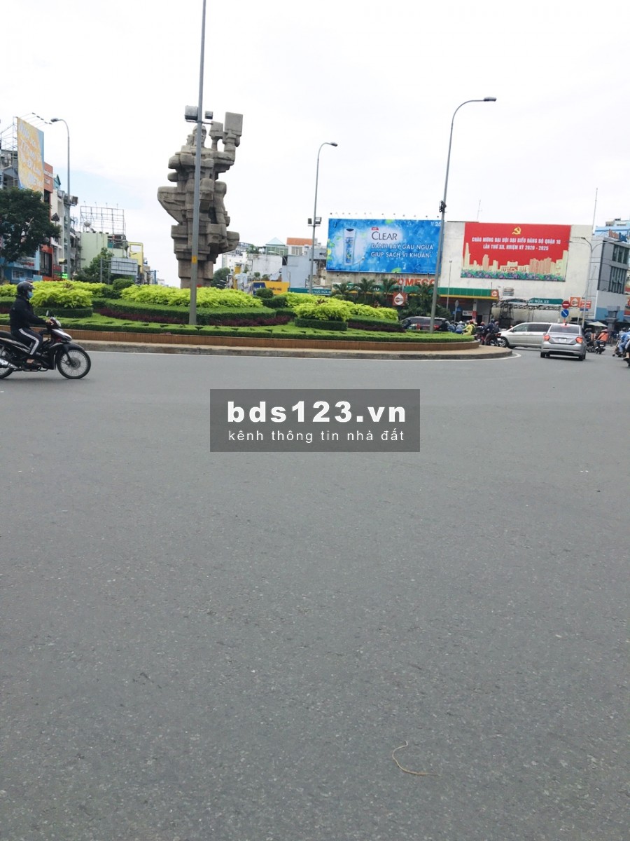 Bán nhà 4 tỷ 6, Lý Thái Tổ, HXH, Q 10, 39 m2, 4 tầng, 0933444019
