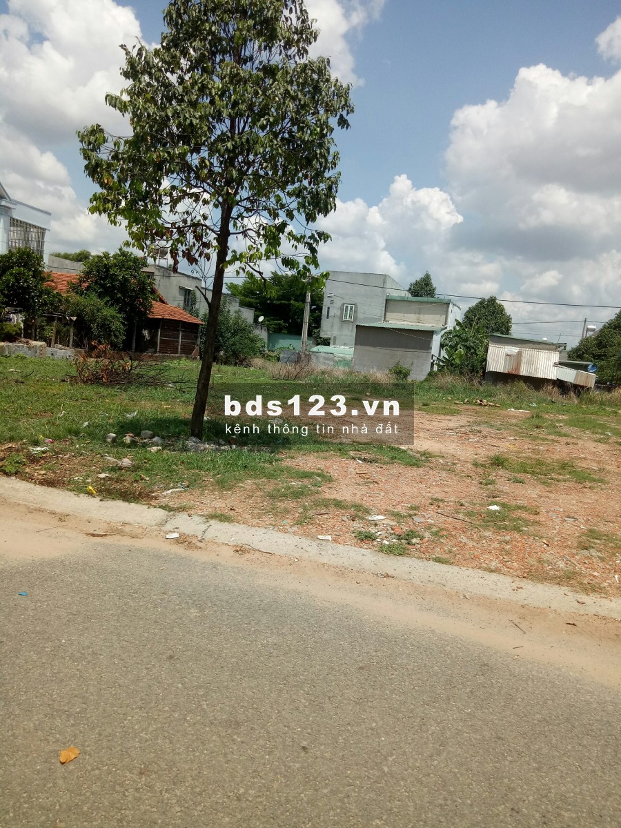 Chính chủ cần sang lại lô đất xây nhà trọ 156m2 (6 x 26). Giá bán 750 triệu bao sổ