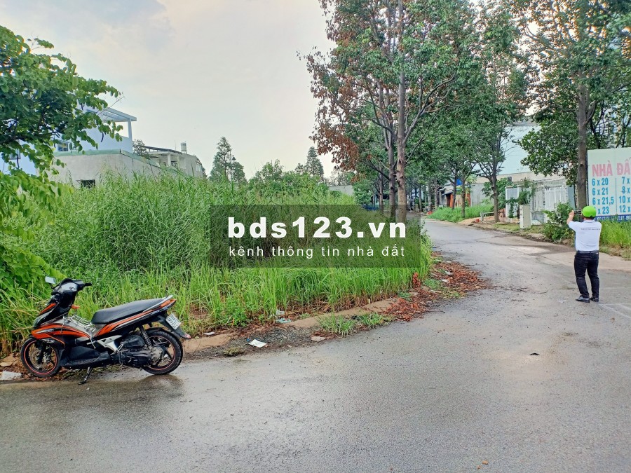Đất mặt tiền đẹp diện tích 18x30 đã có 3 sổ riêng. Cần bán nhanh giá 650 triệu