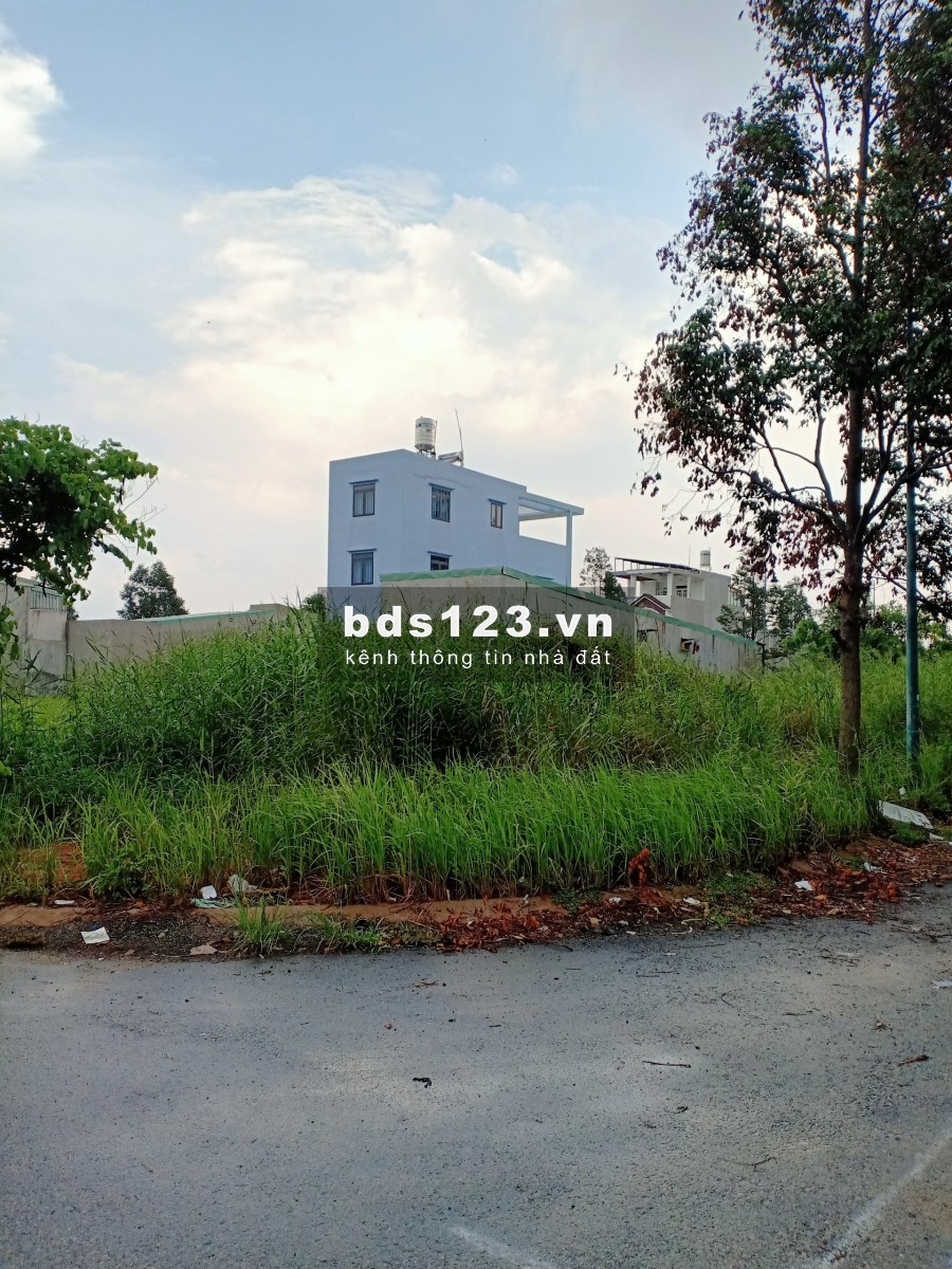 Đất mặt tiền đẹp diện tích 18x30 đã có 3 sổ riêng. Cần bán nhanh giá 650 triệu