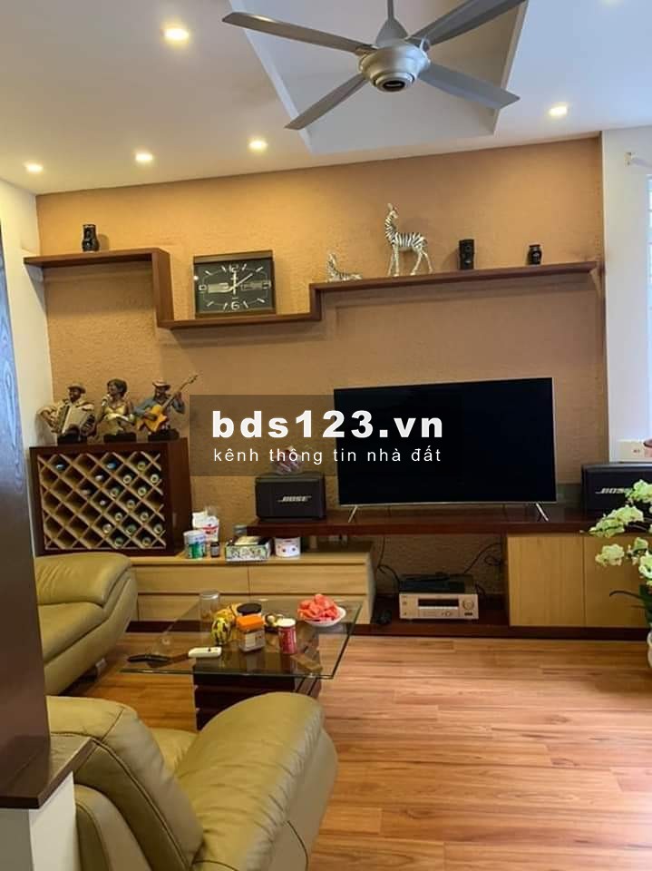 Bán gấp nhà đẹp Phương Canh lô góc kinh doanh 51m nhỉnh 2 tỷ.LH 0975626023