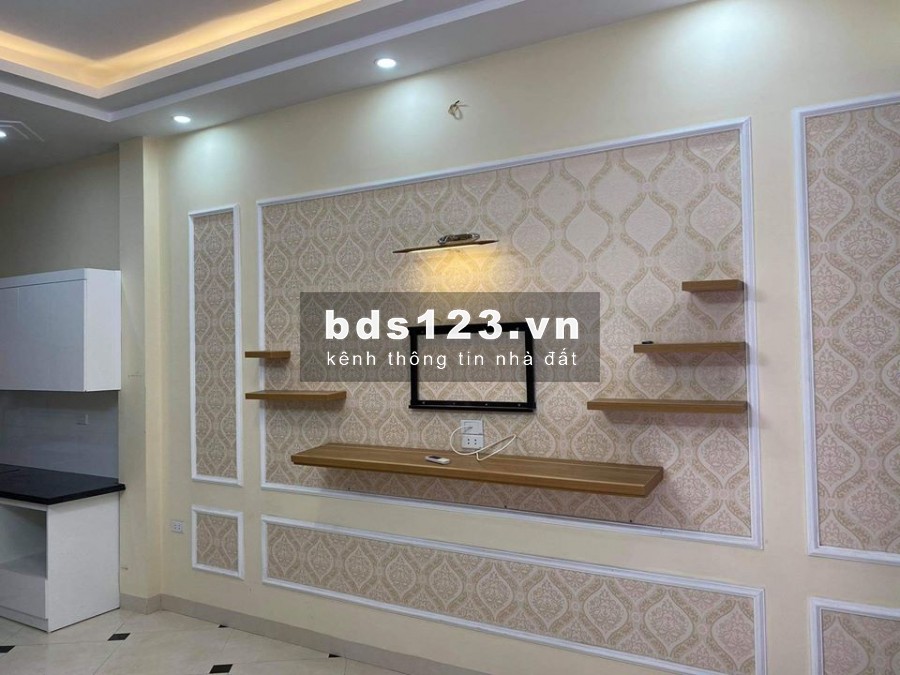 Bán gấp nhà 38m,5T gần chợ Đình Thôn, ô tô đỗ cửa, kinh doanh tốt. Chỉ 2,9 tỷ.
