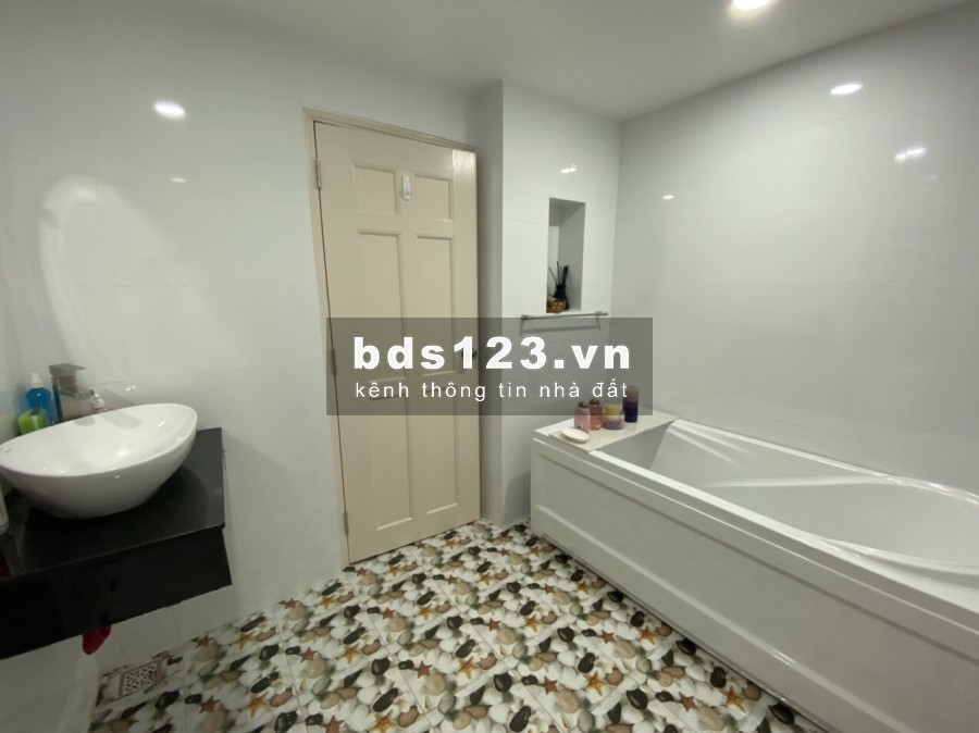 Trần Hưng Đạo, Quận 1, nhà gần Bùi Viện, dt 6x11, chỉ 15 tỷ 5, LH 0933444019
