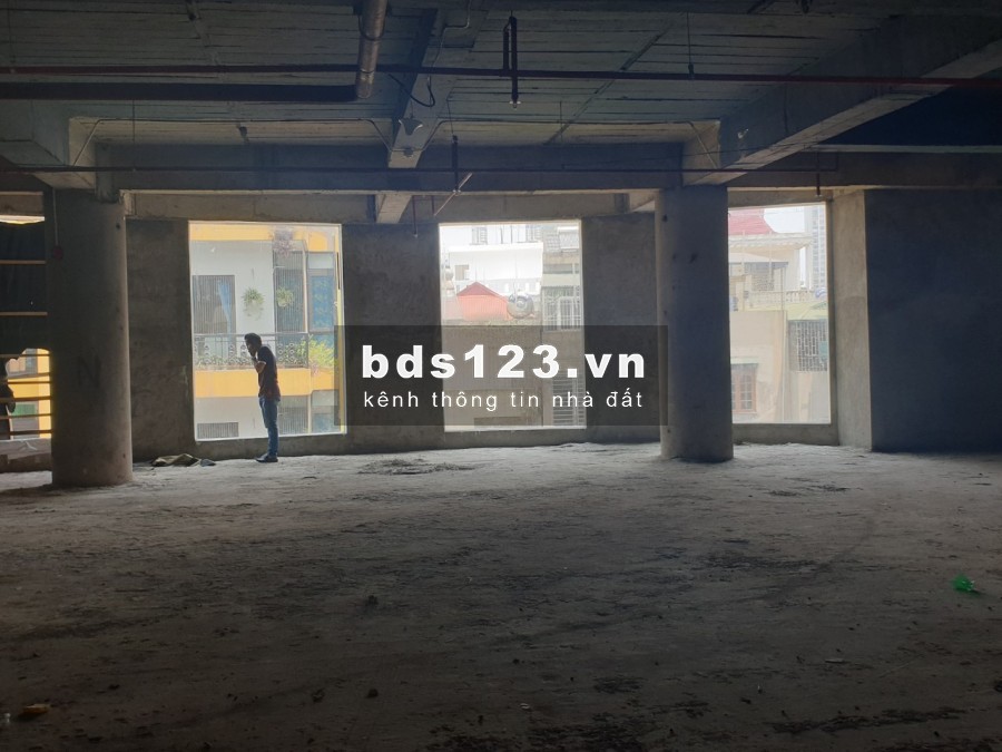 Cho thuê kho, văn phòng tại 52 Lĩnh Nam, Hoàng mai, Hà Nội. DT. 500m2, 1000m2 giá 6$/m2.LH.0866683628