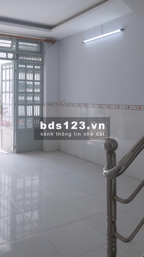 Mặt Tiền xe tải Nguyễn Thần Hiến, Quận 4, 6x6m, 3 tỷ 4, 0933444019
