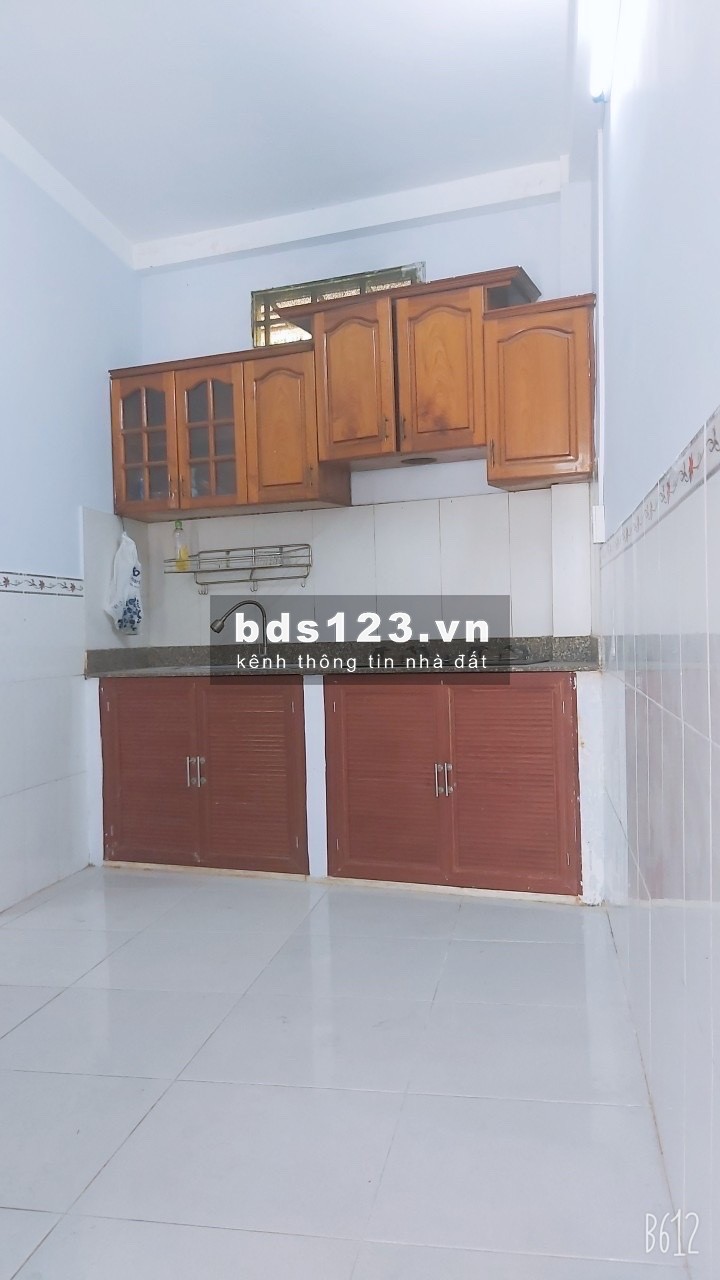 Mặt Tiền xe tải Nguyễn Thần Hiến, Quận 4, 6x6m, 3 tỷ 4, 0933444019
