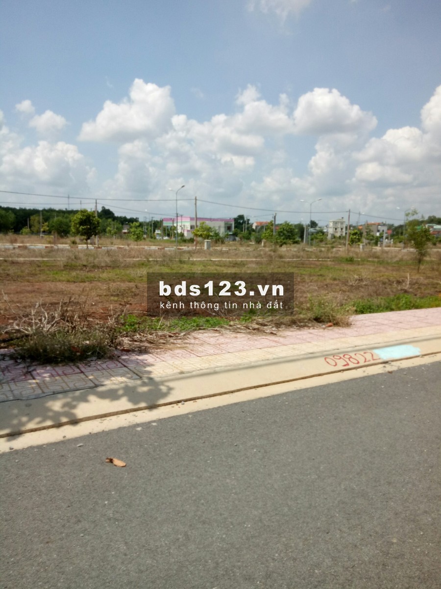 Cần tiền bán gấp 2 lô đất 145m2 và 280m2. Giá bán chính chủ 600 triệu bao sang sổ