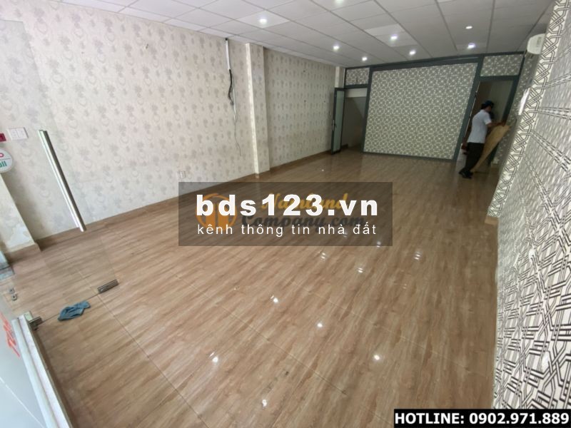 Nhà - Văn Phòng Trần Não 5x20m Hầm 4 Lầu Trống Suốt Thang Máy, Cầu Thang Cuối Nhà