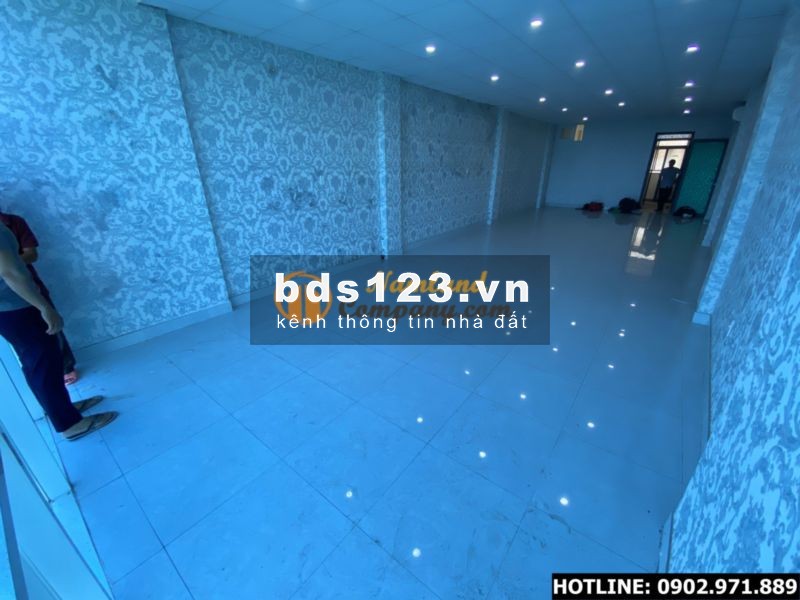 Nhà - Văn Phòng Trần Não 5x20m Hầm 4 Lầu Trống Suốt Thang Máy, Cầu Thang Cuối Nhà